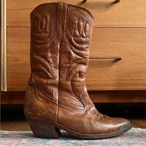 Gorgeous Brown Leather Cowboy Boots